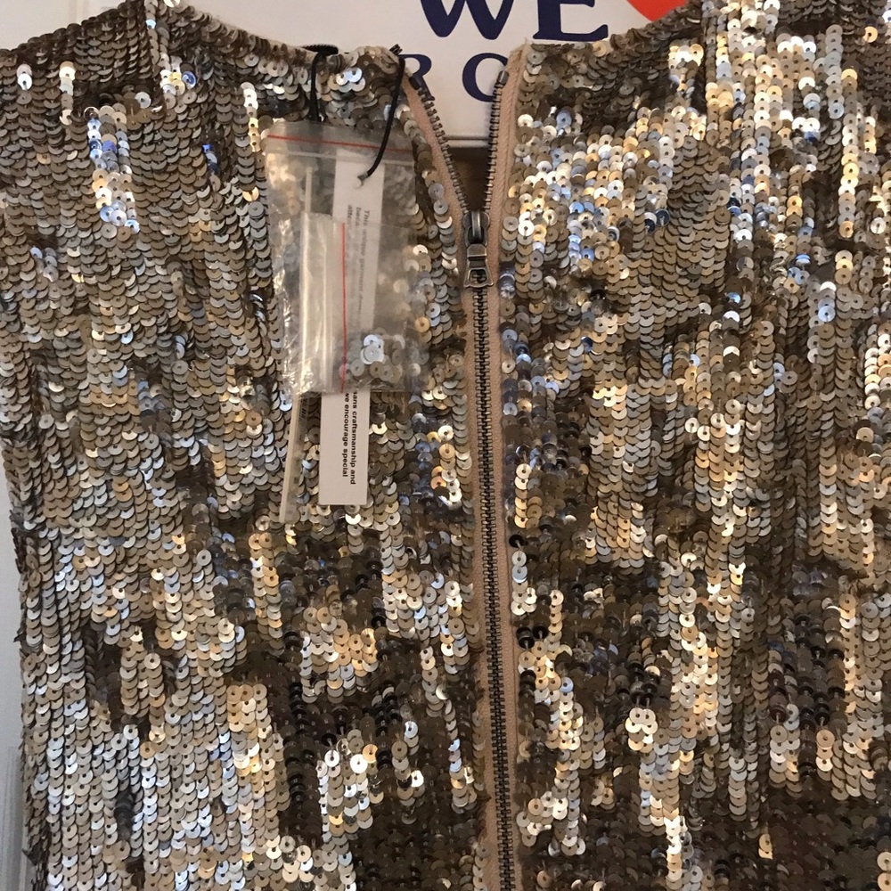 Gold sequins dress - Picture 4 of 9